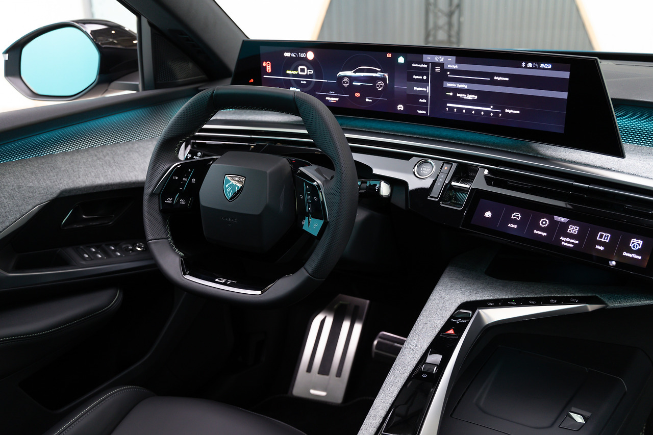 PEUGEOT_E-3008_E-LIONTALKS_2309TC106.jpg