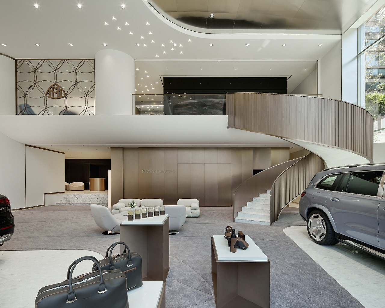 [사진4] 마이바흐 브랜드센터 서울_1층.jpg