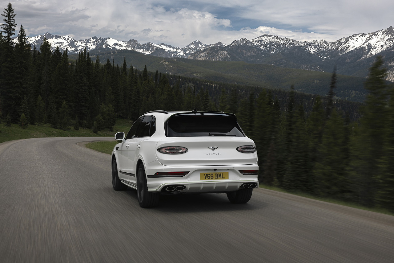 [참고 사진] 벤틀리 더 뉴 벤테이가 스피드 (4).jpg