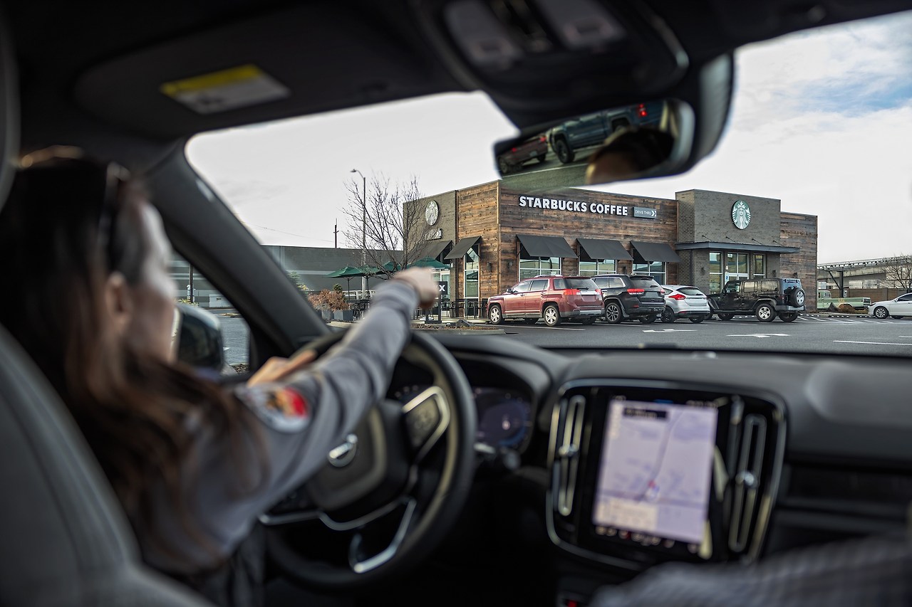 321919_Volvo_Cars_opens_public_EV_fast_charging_network_at_U_S_Starbucks_stores.jpg