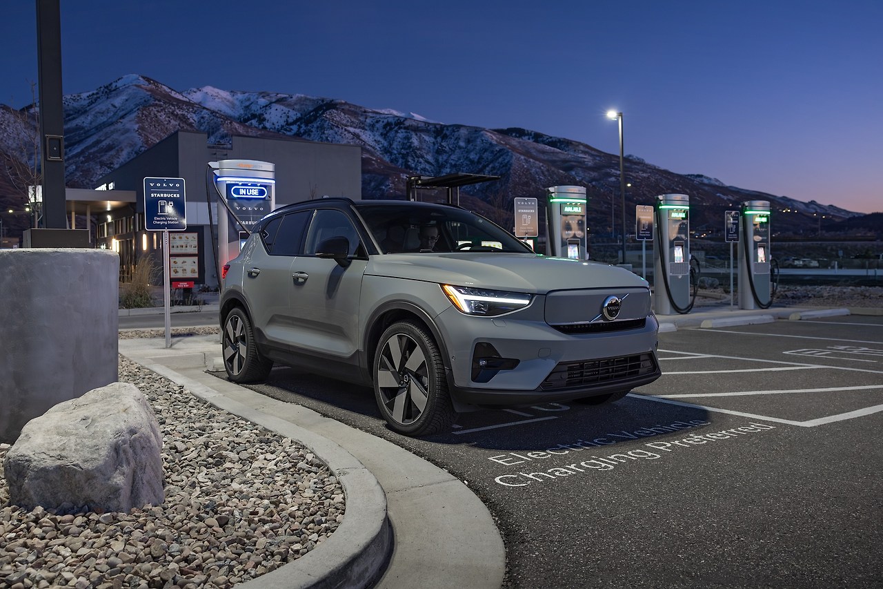 321928_Volvo_Cars_opens_public_EV_fast_charging_network_at_U_S_Starbucks_stores.jpg