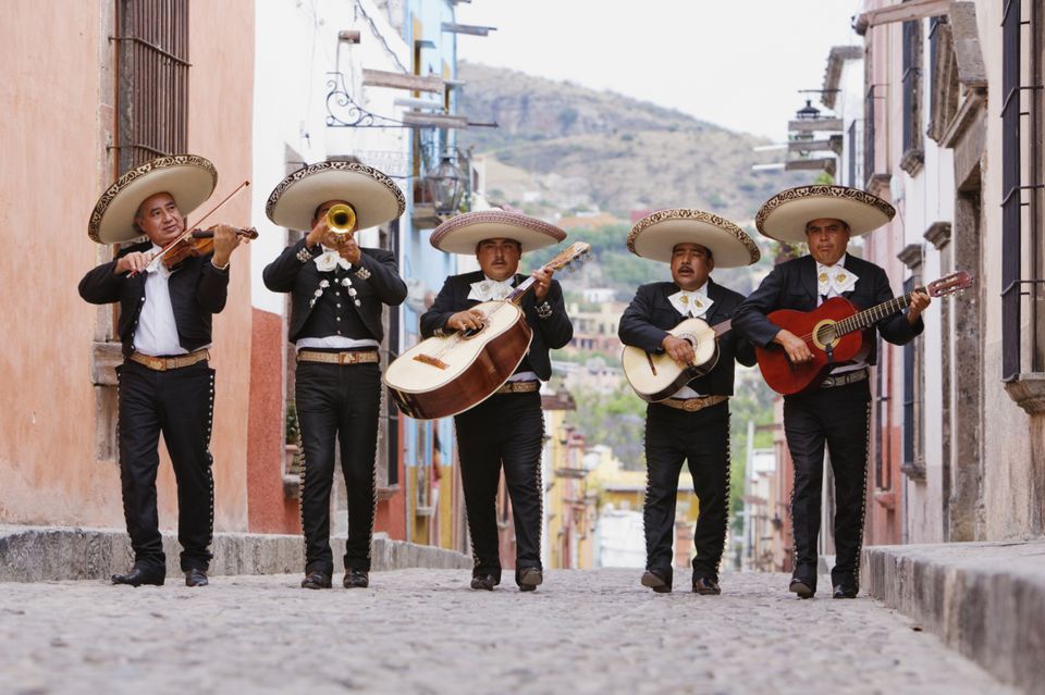 mariachi_getty-5681abcf3df78ccc15b4e325.jpg