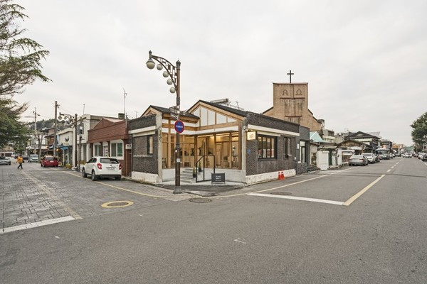 01 월명동 거리_출처 건축사신문.jpg