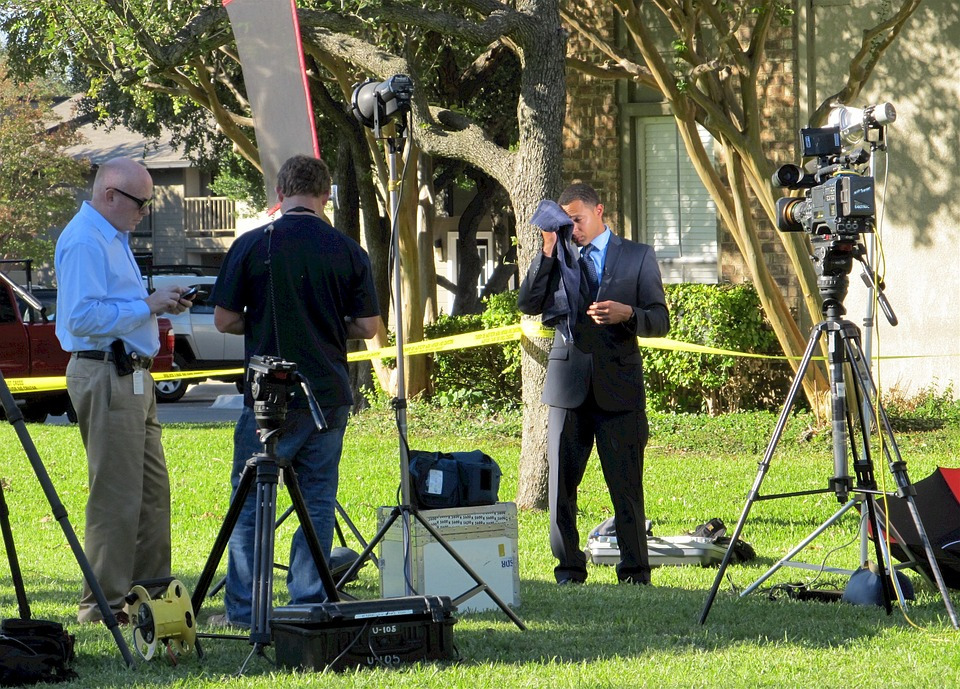 news-reporting-crew-490680_960_720.jpg
