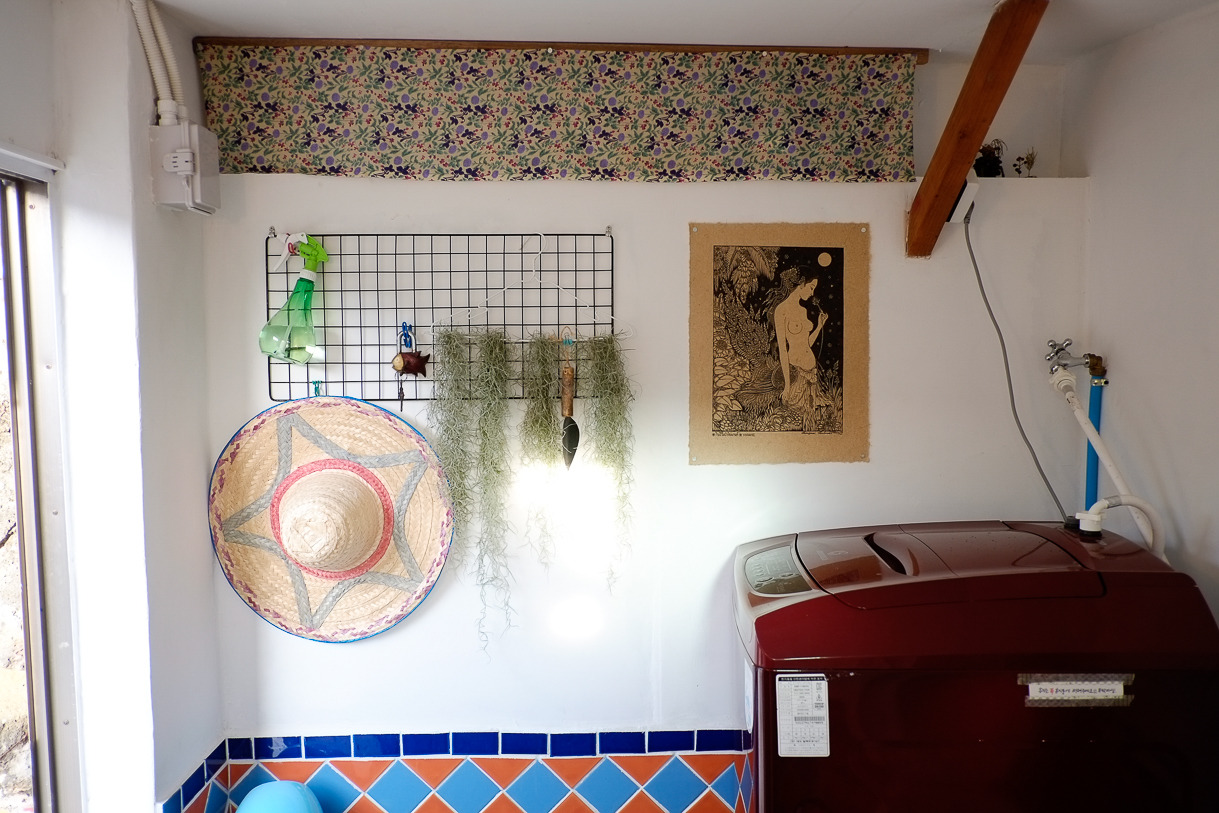 맨도롱또똣2016 바깥화장실2.jpg