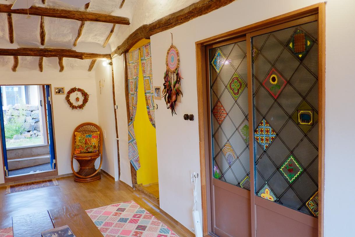 맨도롱또똣2016 안채거실5.jpg