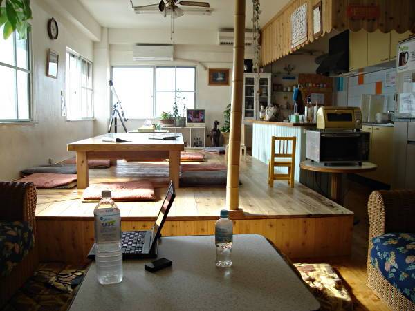 Hostel_in_Japan.jpg
