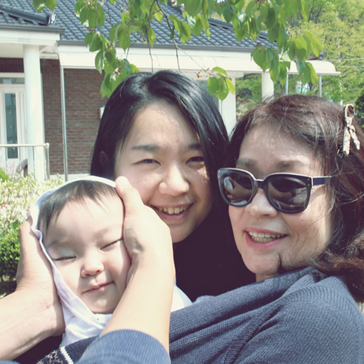 180505 오늘은 어린이날인데--.jpg