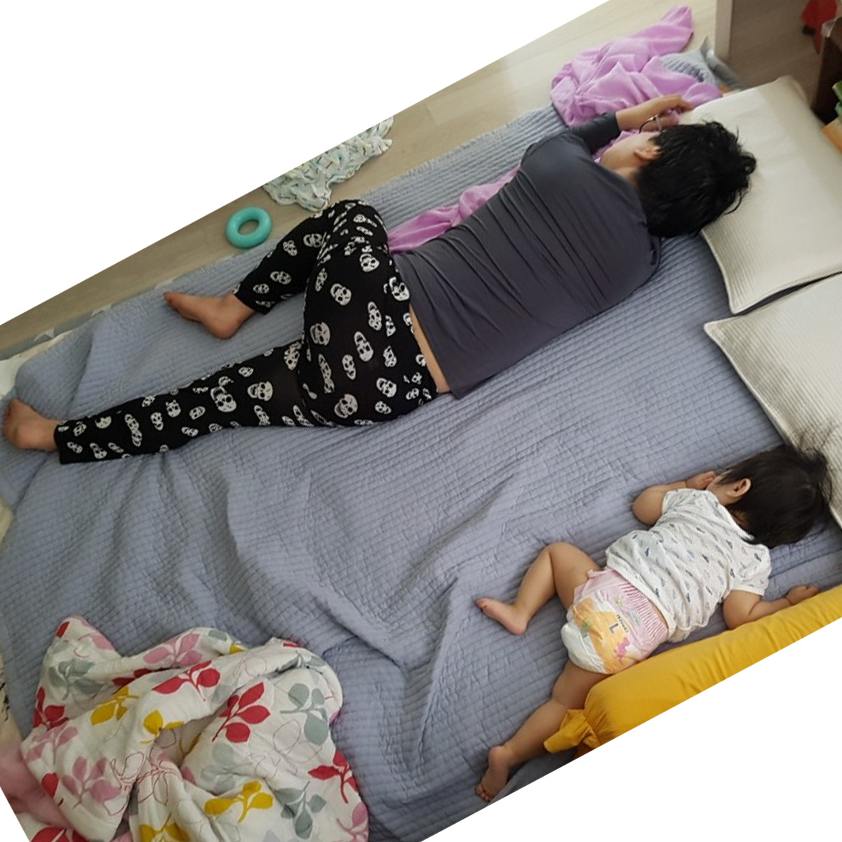 180610 아빠와 딸 자는 모습 아내시점--.jpg