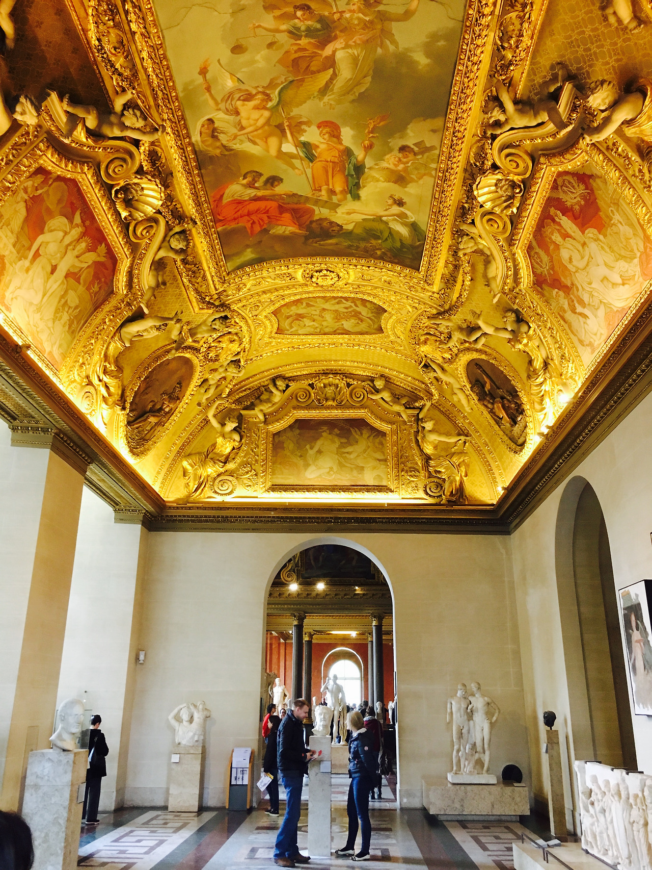 루브르 박물관.jpg