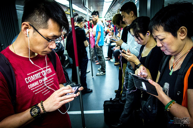 smartphones-out-on-subway-hong-kong-flickr.jpg