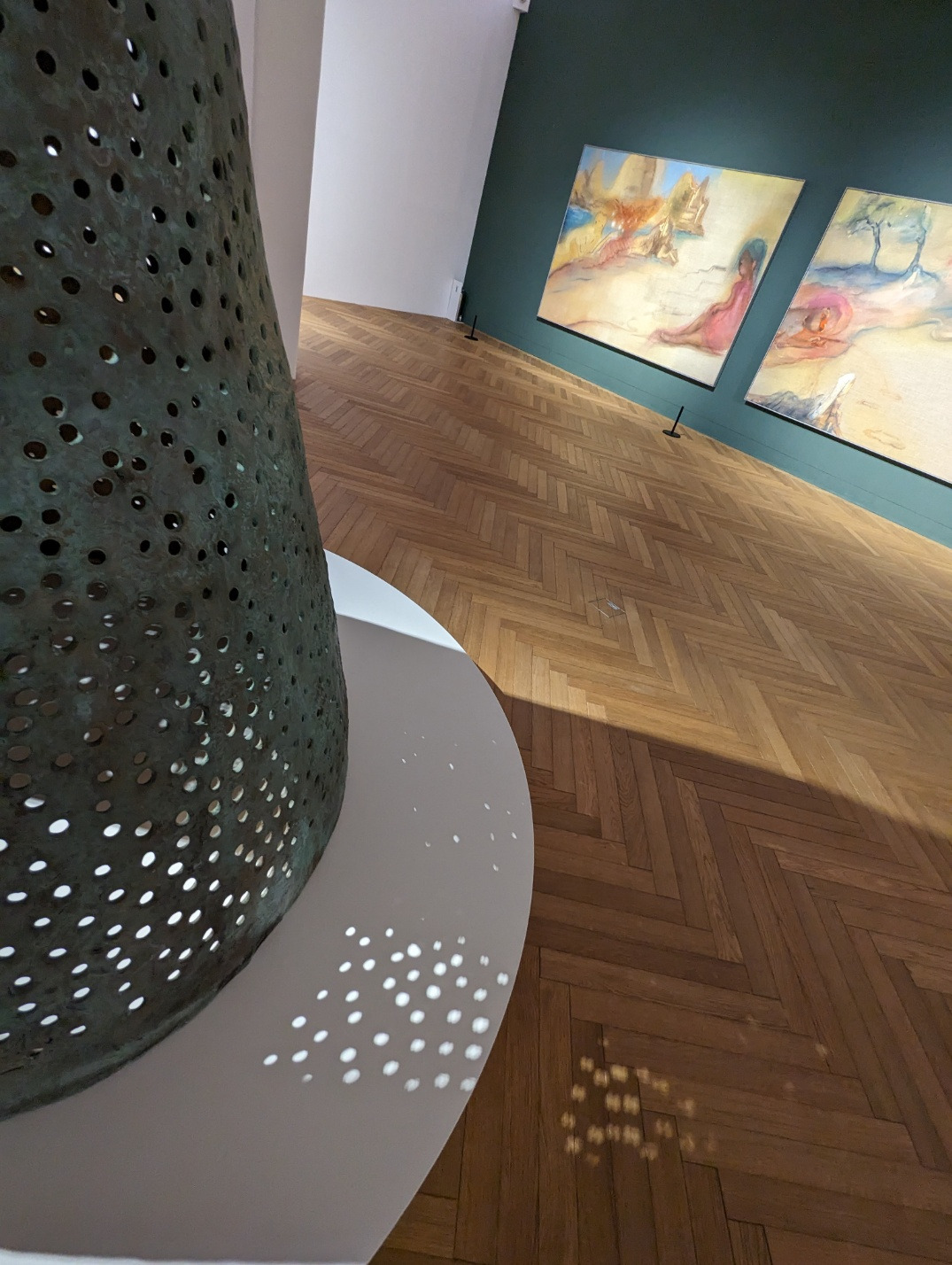 토끼 관음상_치마_빛.jpg