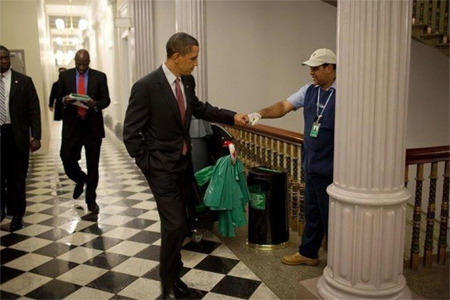 오바마 청소부.jpg