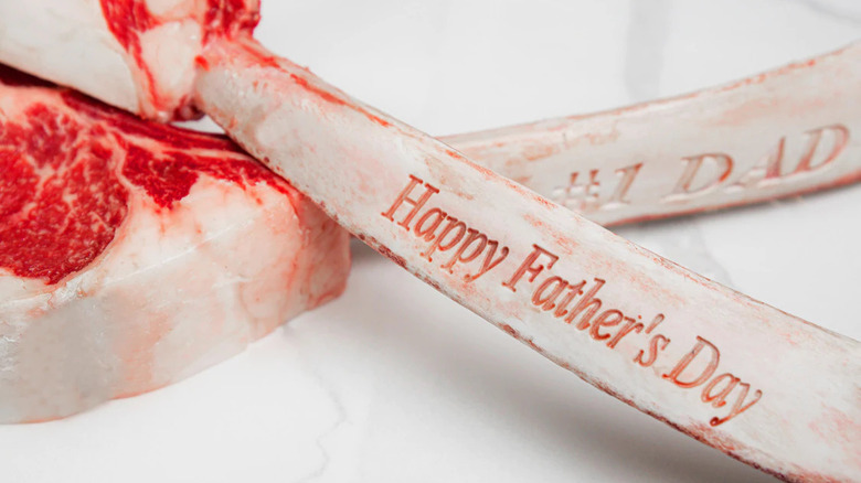 you-can-buy-an-engraved-tomahawk-steak-as-a-present-1648832710.jpg