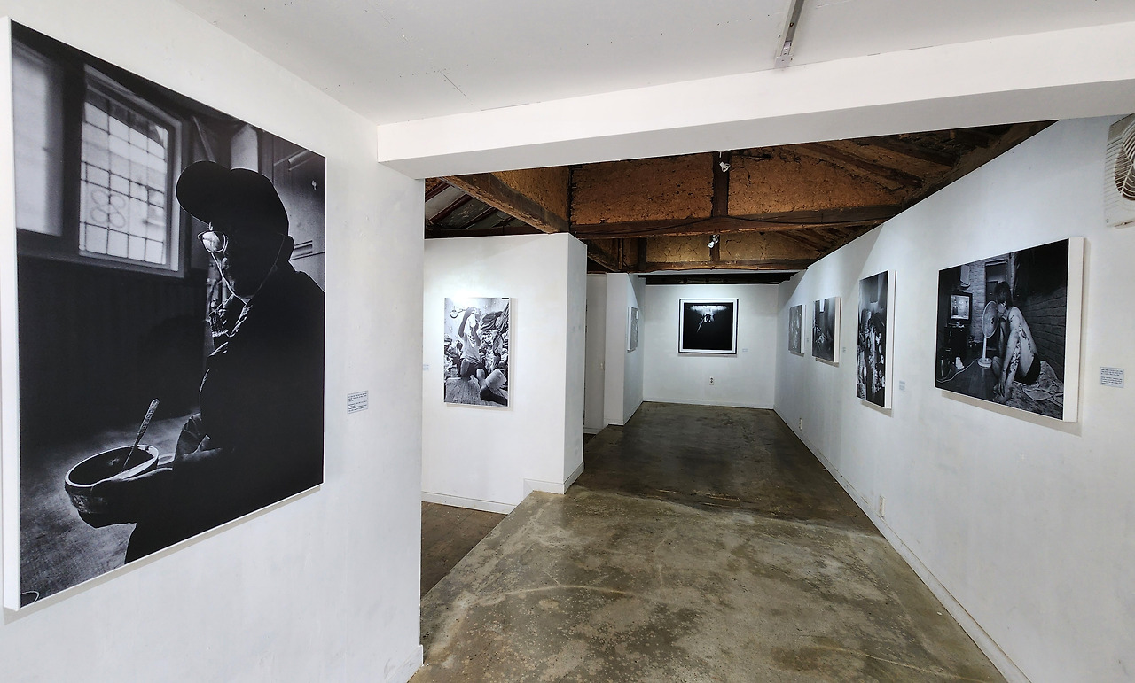 대전사진축제_이강산 여인숙시리즈20250611_164441570_15 복사.jpg