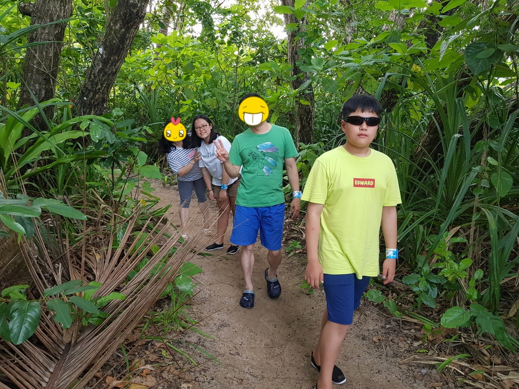 사방비치 짚라인 가는 길5.jpg