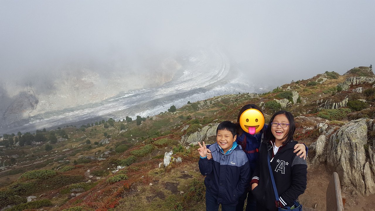 알레치 빙하에서.jpg