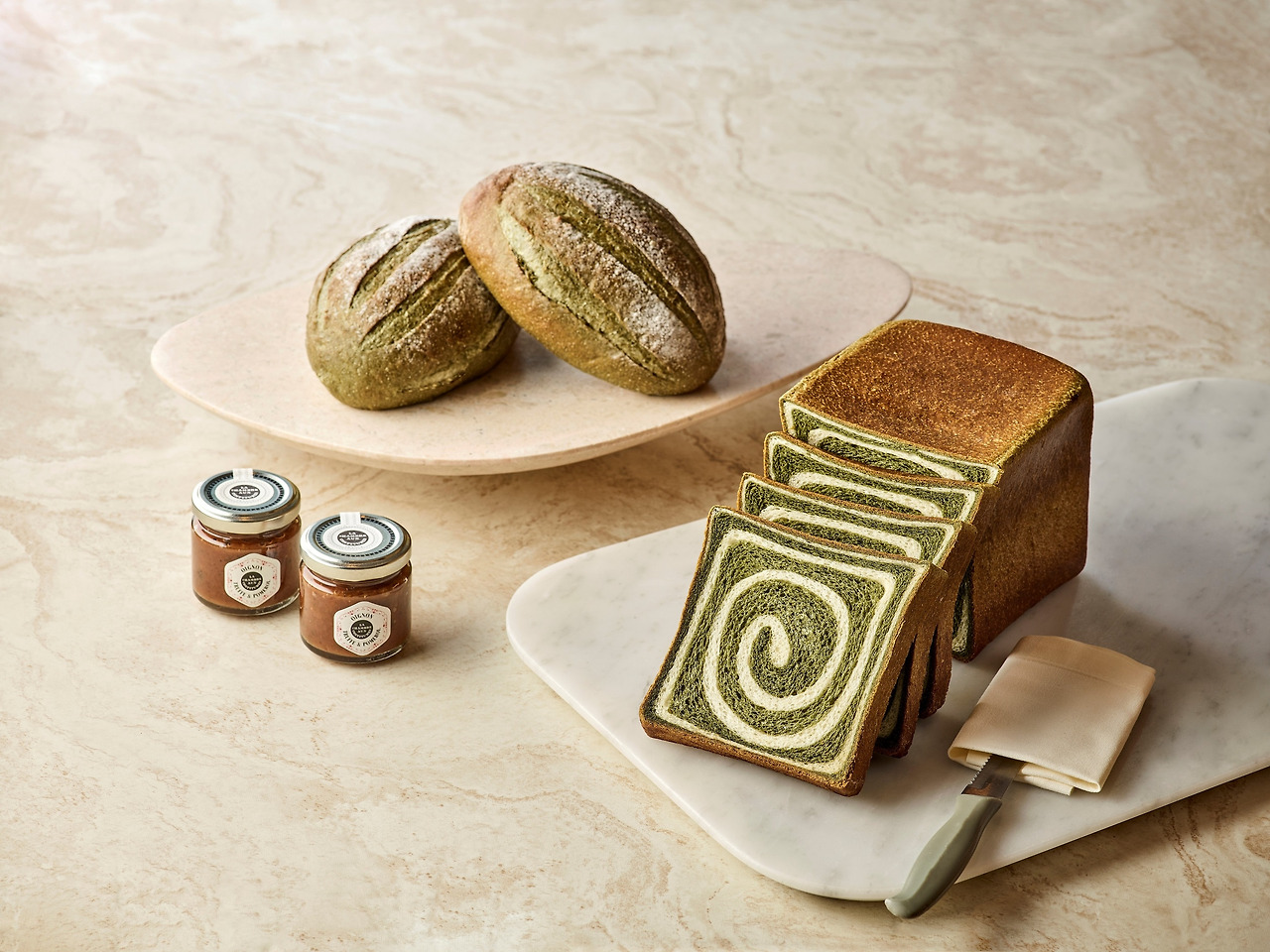 6. [조선 팰리스] 조선델리 더 부티크 쑥 식빵.jpg