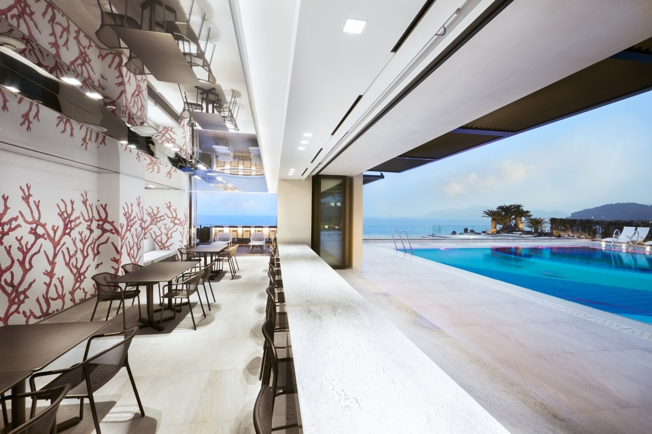 사진13_파라다이스호텔 부산 오션스파 풀.jpg