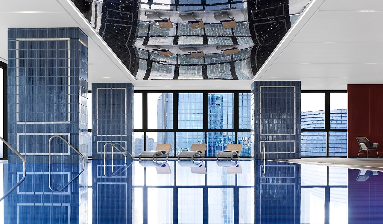 22. [소피텔 앰버서더 서울] 수영장.jpg