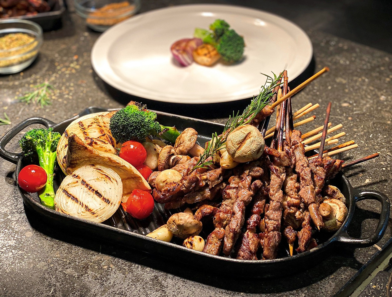 마켓컬리에 출시한 그리츠 시그니처 램 시리즈 신제품 양꼬치.jpg