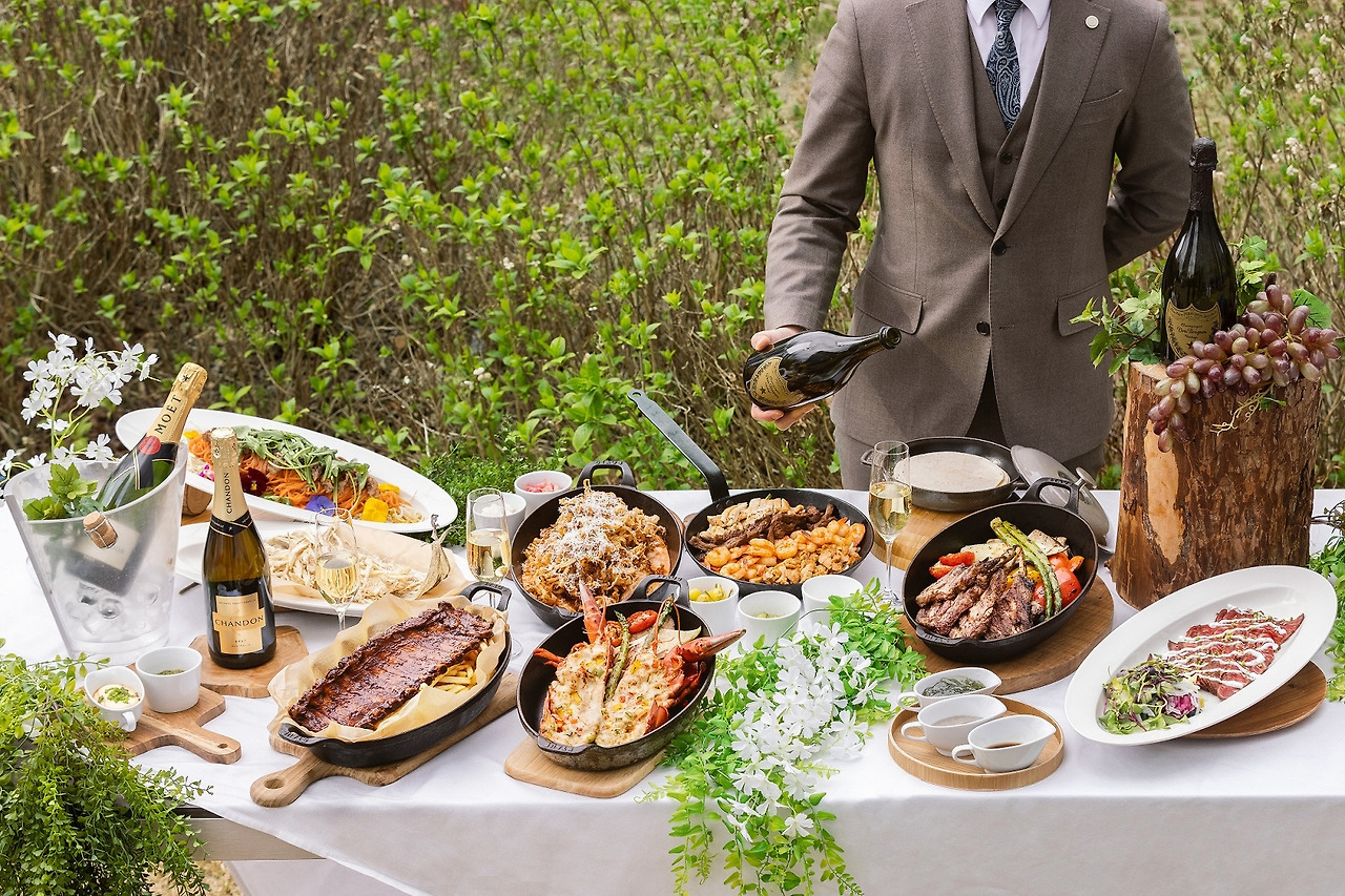 6. 쉐라톤 그랜드 인천 호텔, 센트럴파크 앞 야외 테라스 다이닝 ‘더 테라스’.jpg