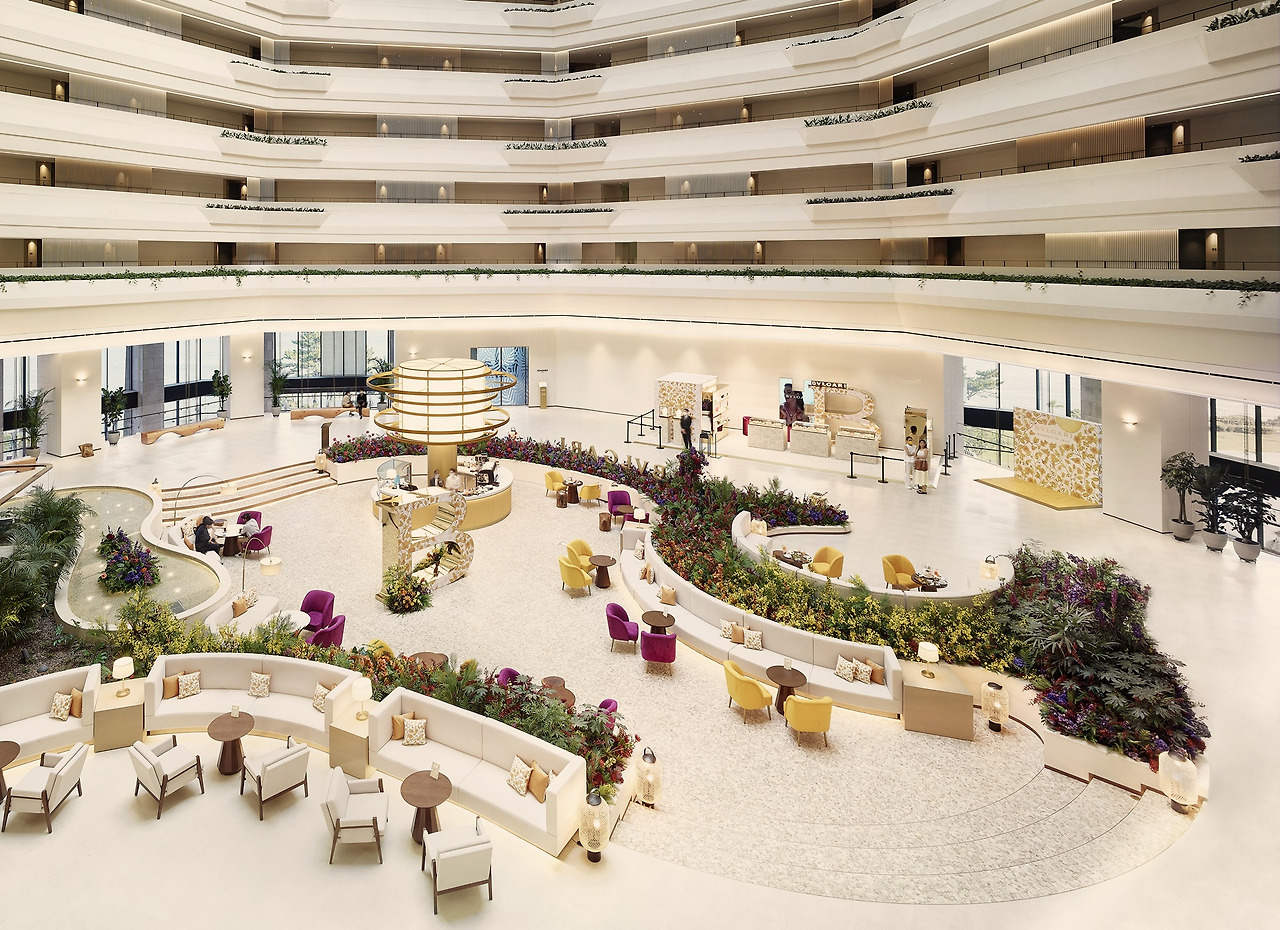 파르나스호텔제주_폰드메르 라운지 with 불가리.jpg