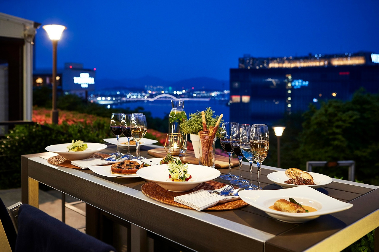 5_워커힐_와인 나이트 프로모션.jpg