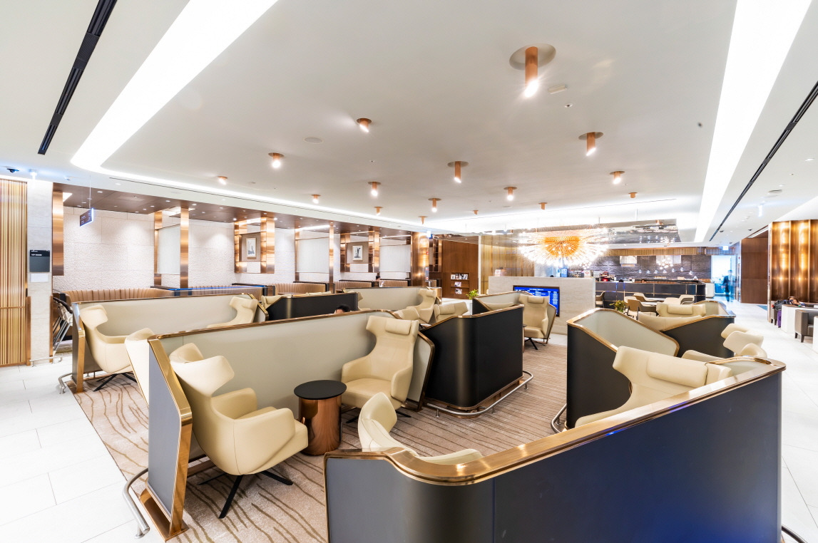 [사진자료] 시설 업그레이드와 좌석 확대로 한층 진화된 프리미엄 공항 서비스를 선사할 ‘마티나 골드’ 라운지 (2).jpg