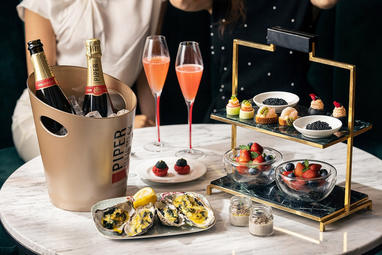 17. 몬드리안 서울 이태원 - 샴페인 스낵 트레이 세트(Champagne Snack Tray Set).jpg