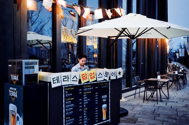 15_코트야드 메리어트 서울 보타닉파크_테라스팝업.jpg