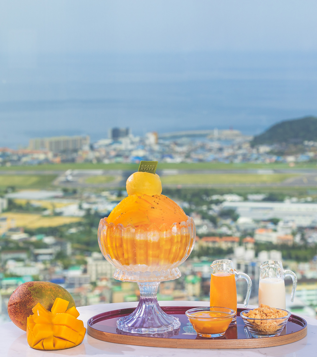 [제주 드림타워 복합리조트] 그랜드 하얏트 제주 '라운지 38' 애플망고 빙수.jpg