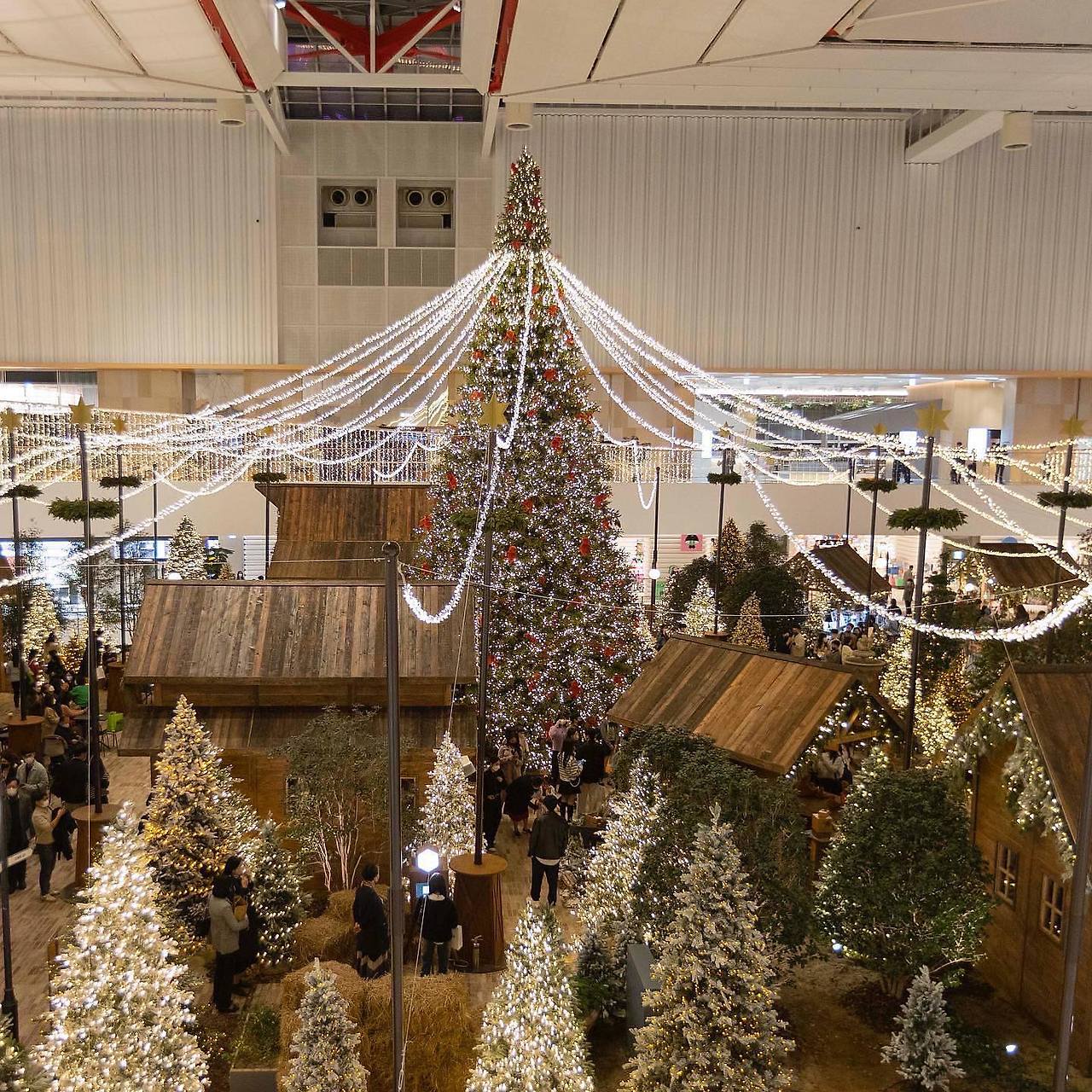 (1) 더현대서울.jpg