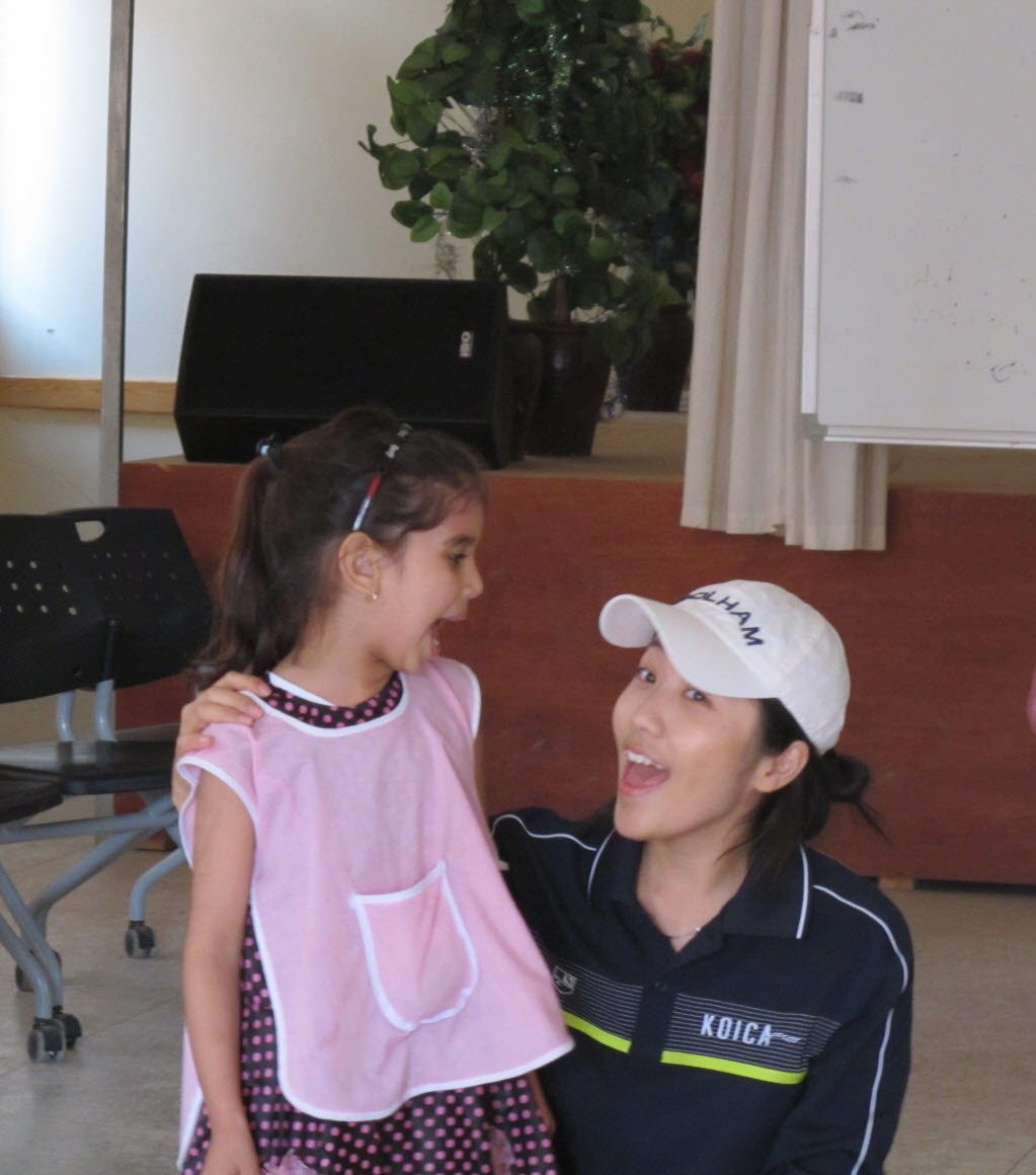 [3-28] 벌칙으로 ‘동대문을 열어라’ 독창을 하는 아이.jpg