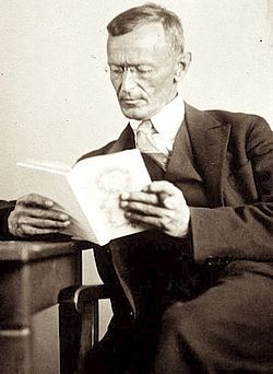 250px-Hermann_Hesse_1927_Photo_Gret_Widmann.jpg