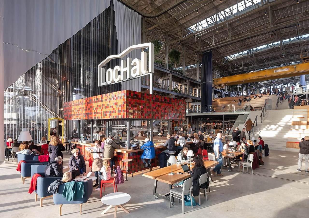 로칼도서관2 메카누.jpg