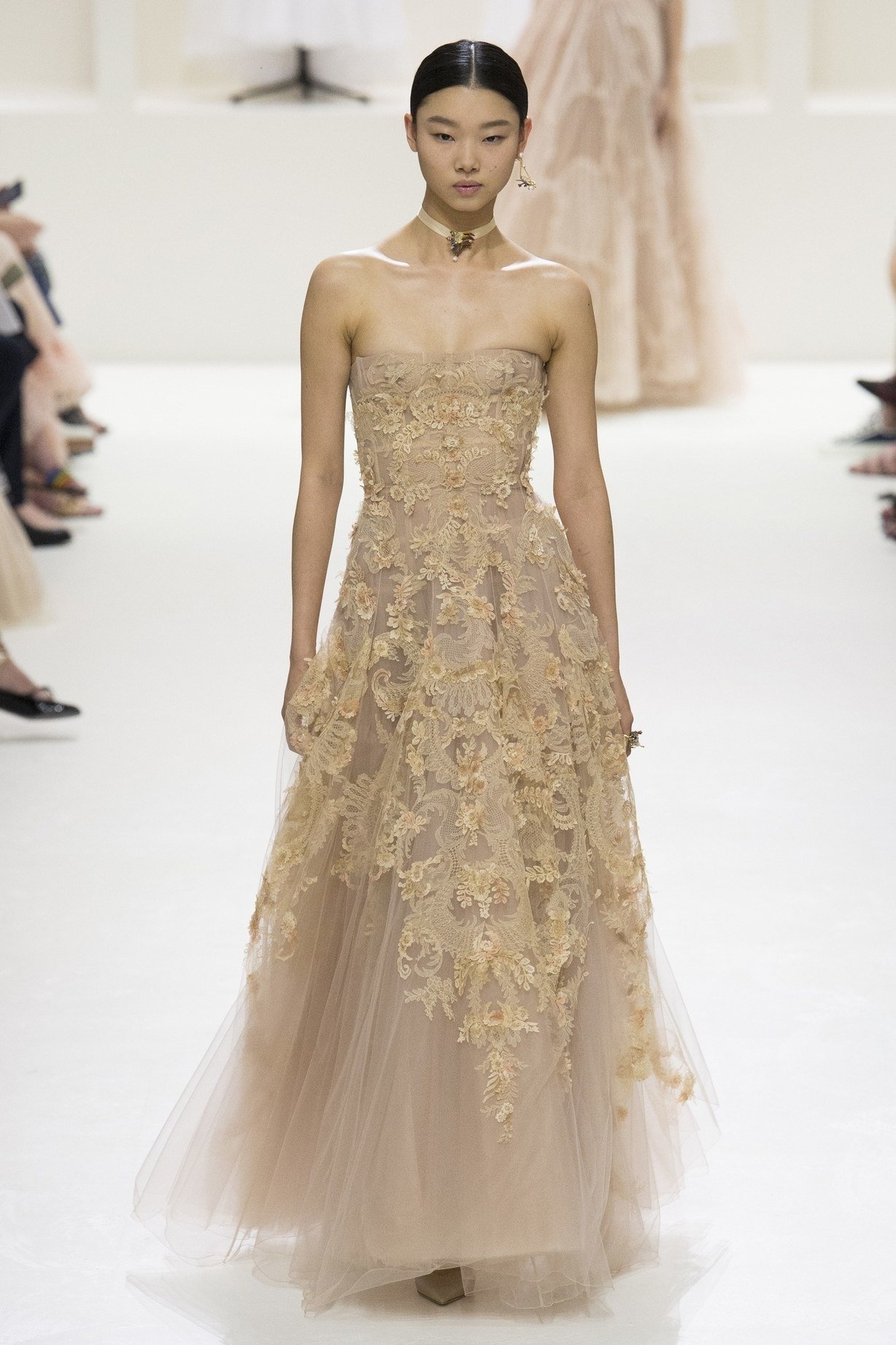 디올 레이스 작품.jpg