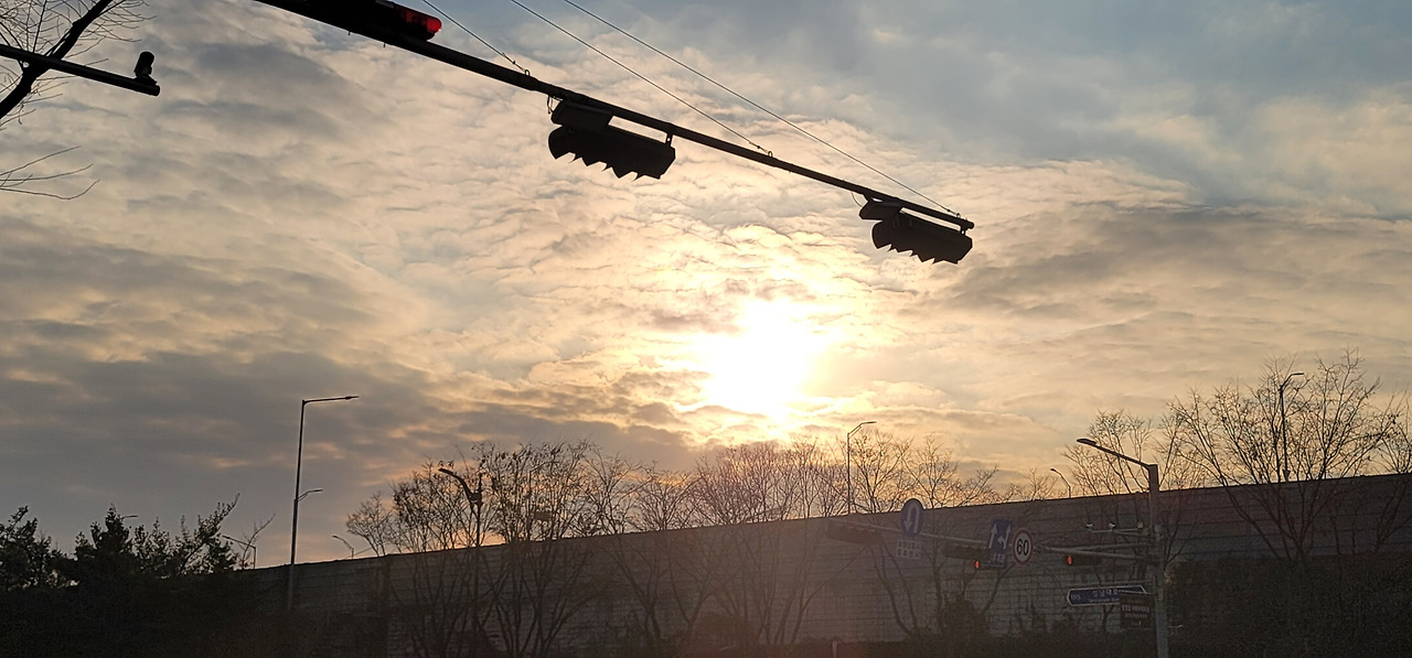 옆에 있어주는게 해주는거야.jpg