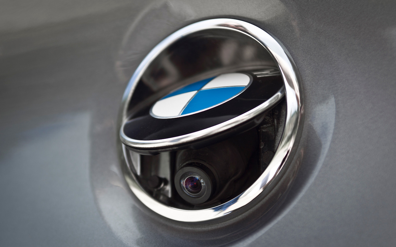 2012-bmw-650i-convertible-backup-camera.jpg