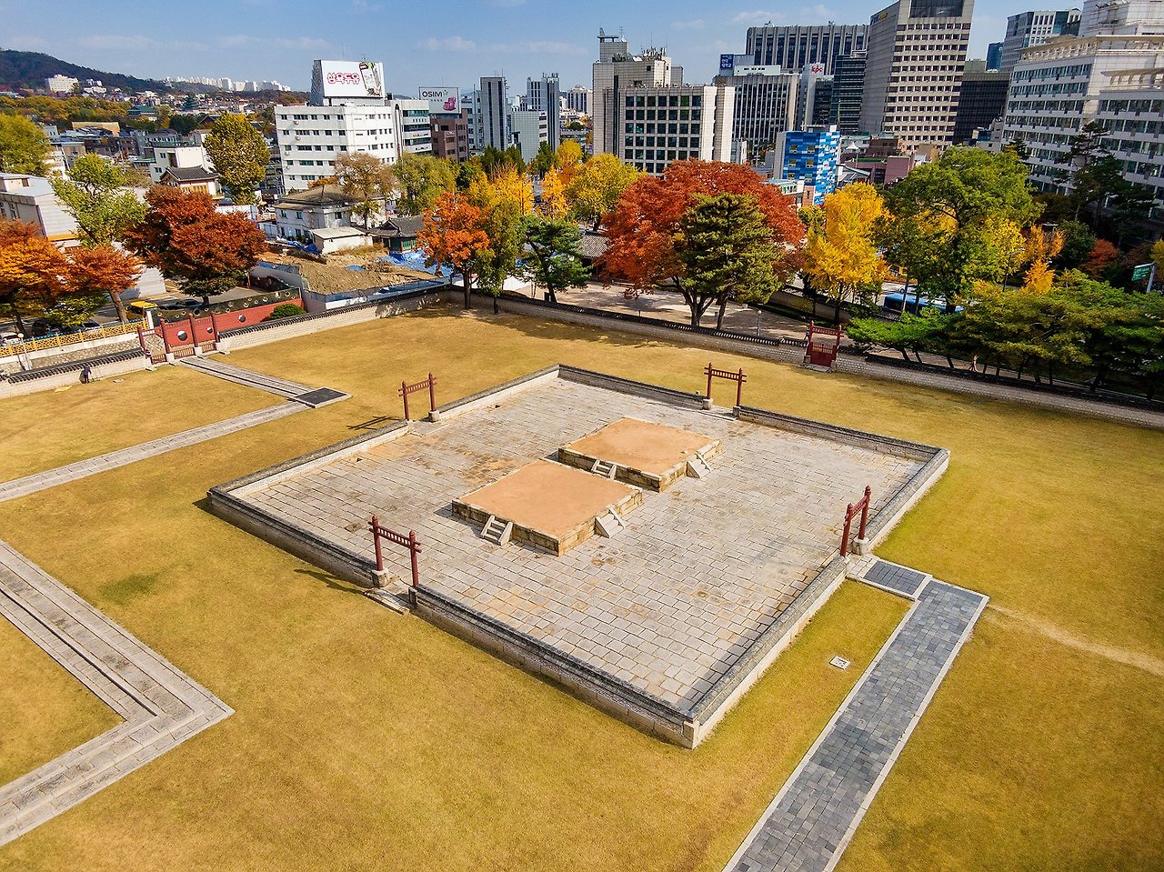 사직단_사단과 직단_전경(궁능유적본부)-min.jpg