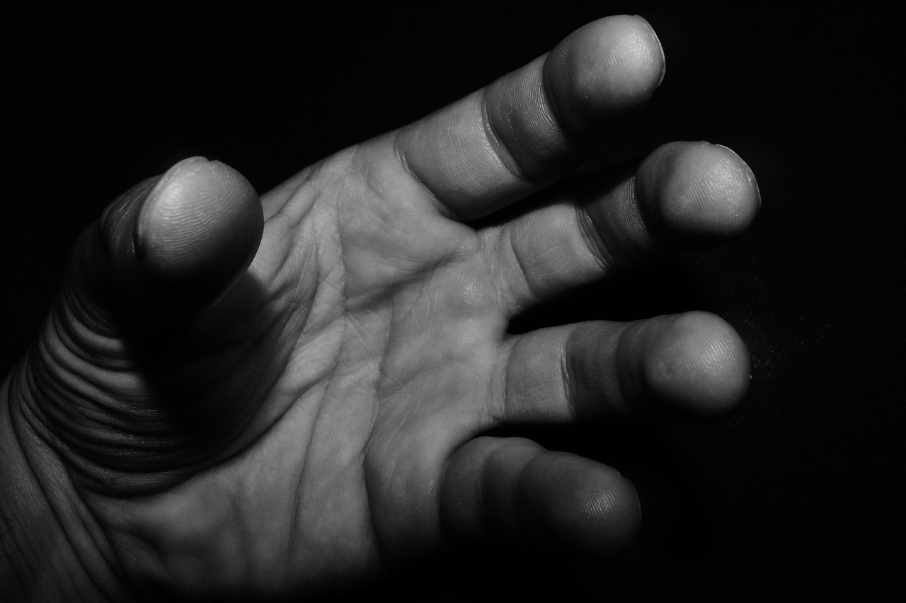 hand-1278398.jpg