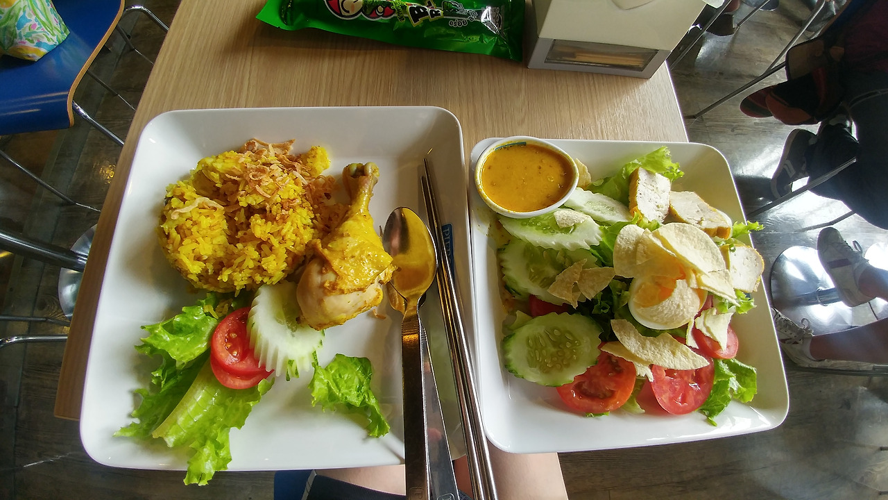 terminal21_foodcourt (4).jpg