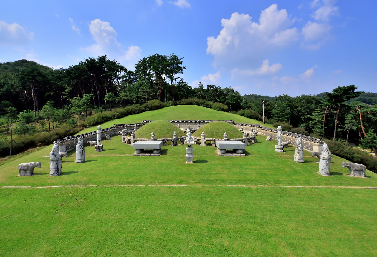 구리 동구릉_원릉 능침정면_미술_2014년(출처 _ 국립문화재연구소).jpg