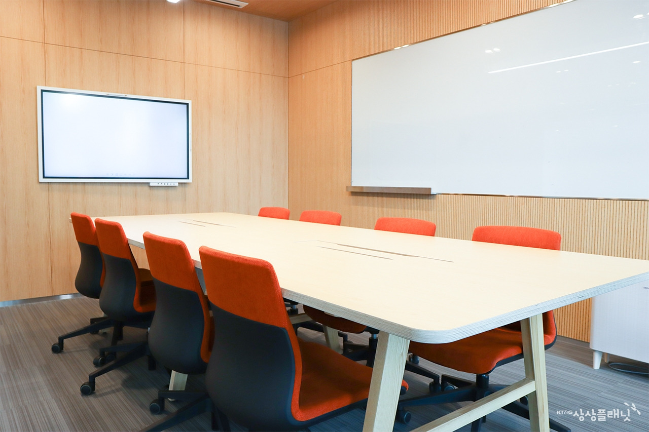 4층 미팅룸 사본.jpg