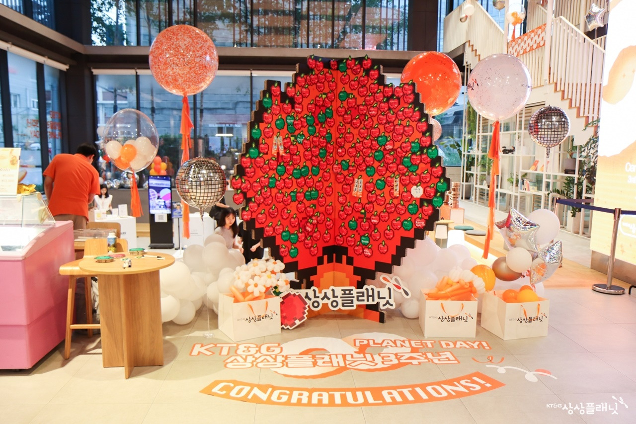 20230715-플래닛팝업_사이니지_사과나무 메모.jpg