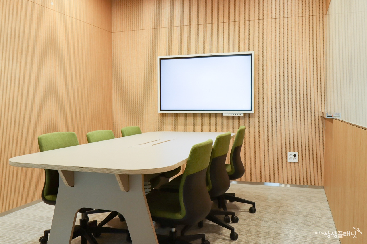 5층 미팅룸_2 사본.jpg