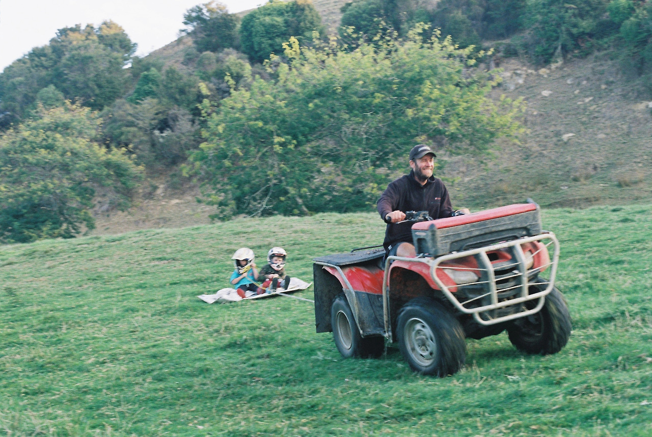 201905 매시의 생일_놀이기구 타는 아이들3.jpg