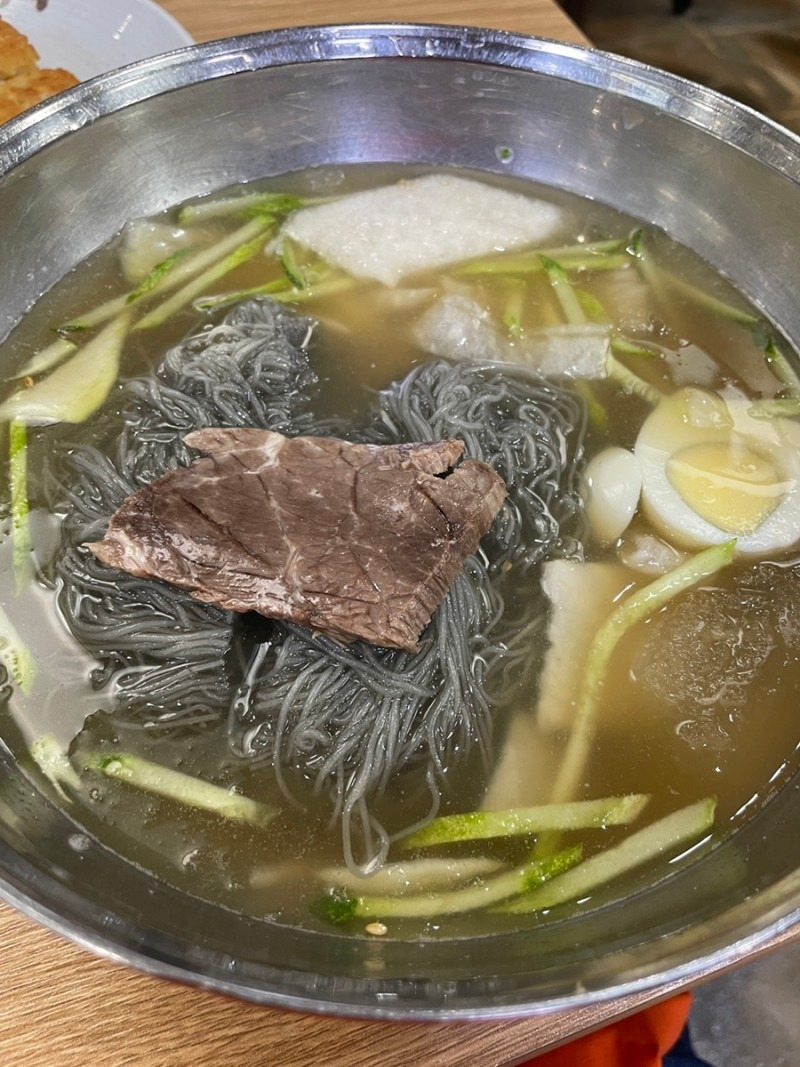 g_085Ud018svcmldameykom4q_oh6i9t (1).jpg