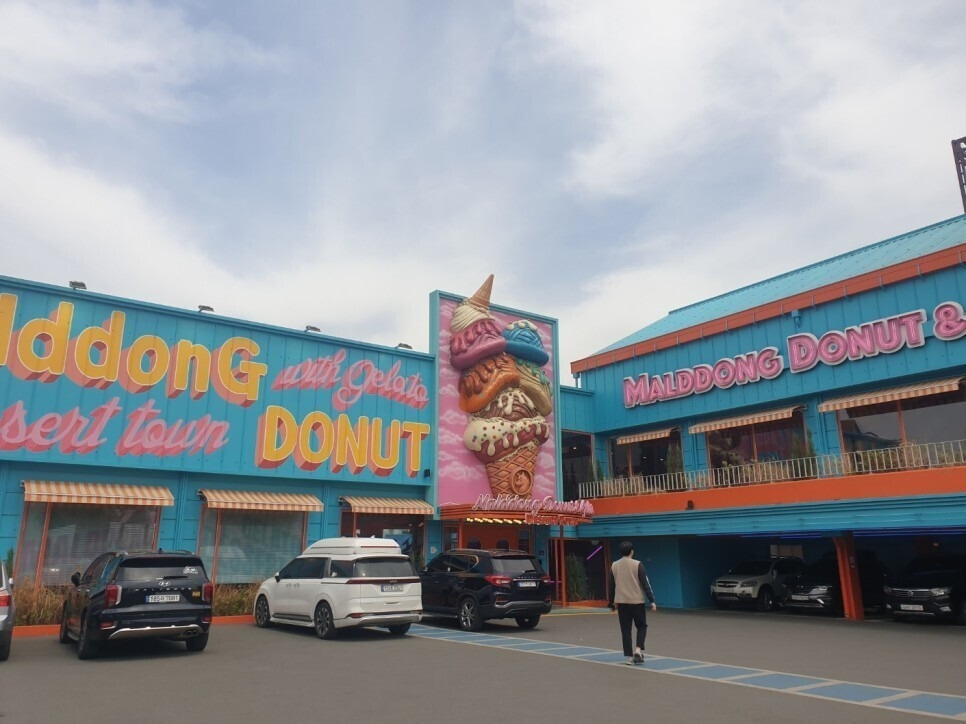 4_1hbUd018svc9sgew7sq0sm9_oh6i9t (1).jpg