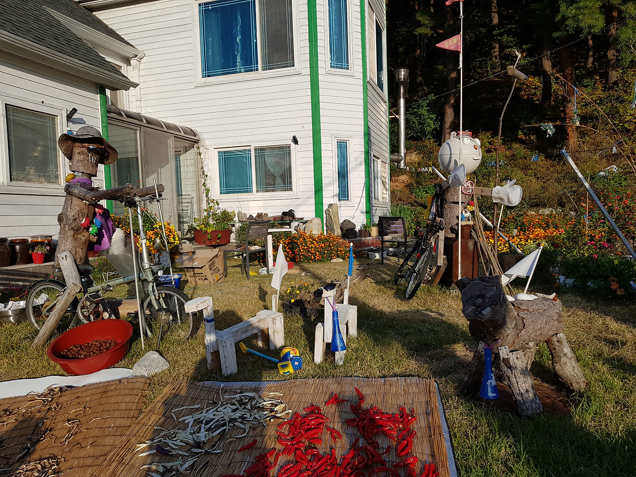 시골집 폐품조각.jpg